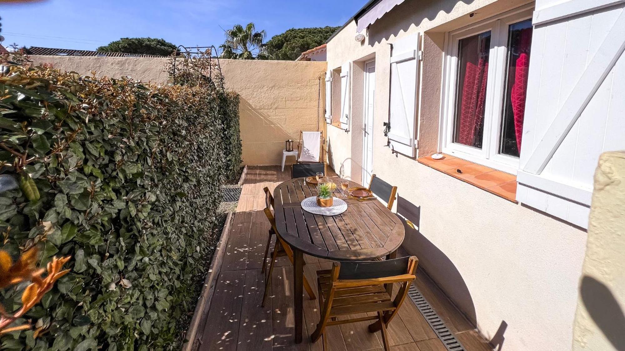 Reve D'Azur En Bord De Mer A La Nartelle Avec Piscine Dans La Residence, Terrasse, Bbq, 2 Chambres 2 Sdb Logement De 35M2 Draps Inclus Sainte-Maxime Extérieur photo