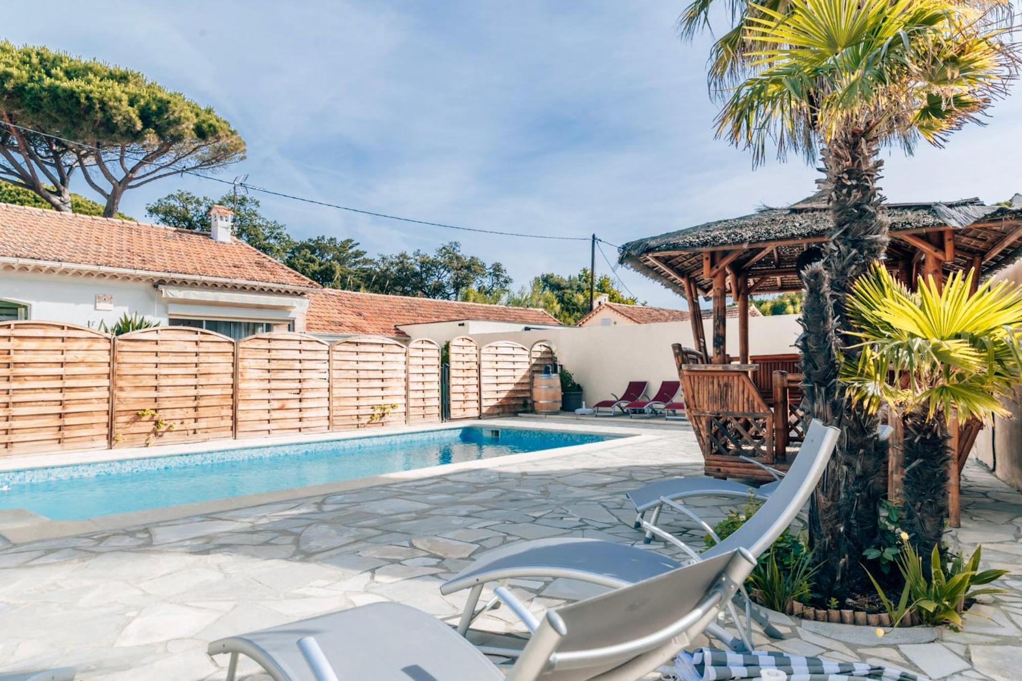 Reve D'Azur En Bord De Mer A La Nartelle Avec Piscine Dans La Residence, Terrasse, Bbq, 2 Chambres 2 Sdb Logement De 35M2 Draps Inclus Sainte-Maxime Extérieur photo