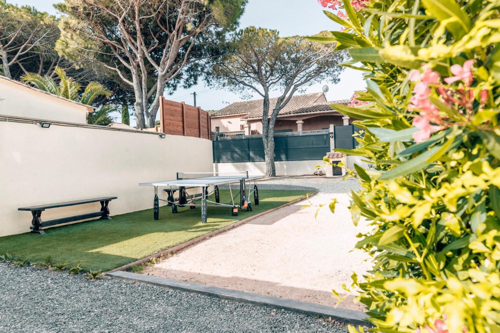 Reve D'Azur En Bord De Mer A La Nartelle Avec Piscine Dans La Residence, Terrasse, Bbq, 2 Chambres 2 Sdb Logement De 35M2 Draps Inclus Sainte-Maxime Extérieur photo
