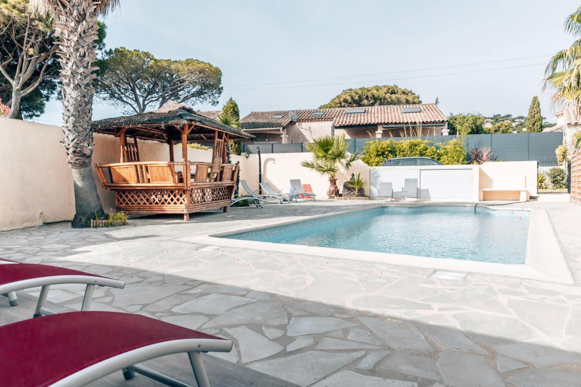 Reve D'Azur En Bord De Mer A La Nartelle Avec Piscine Dans La Residence, Terrasse, Bbq, 2 Chambres 2 Sdb Logement De 35M2 Draps Inclus Sainte-Maxime Extérieur photo