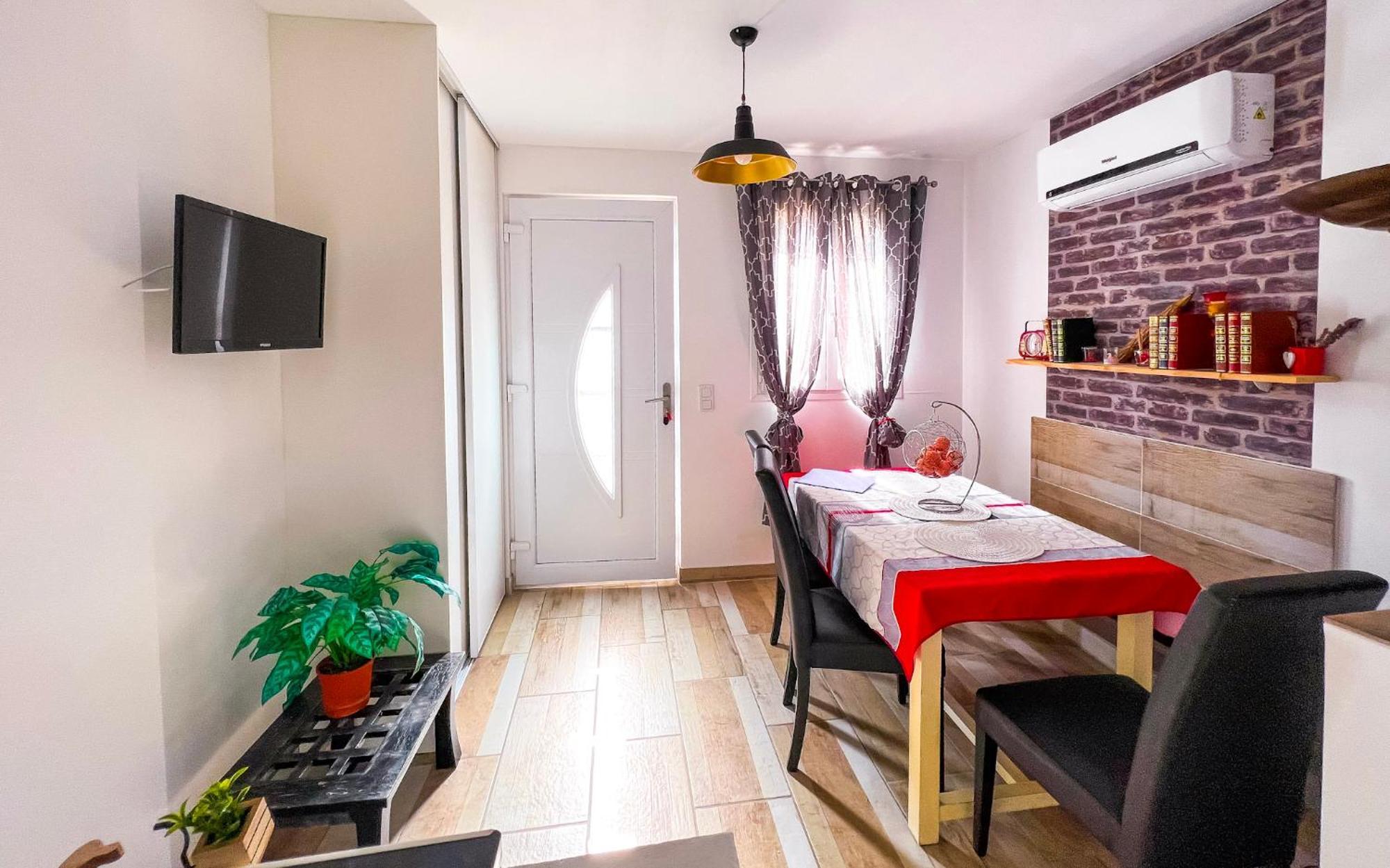 Reve D'Azur En Bord De Mer A La Nartelle Avec Piscine Dans La Residence, Terrasse, Bbq, 2 Chambres 2 Sdb Logement De 35M2 Draps Inclus Sainte-Maxime Extérieur photo